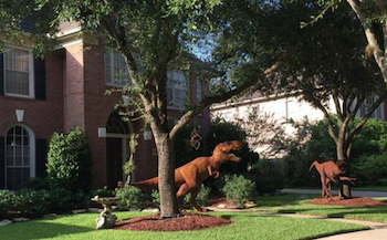 Front lawn dinosaurs cause stir in Texas neighborhood