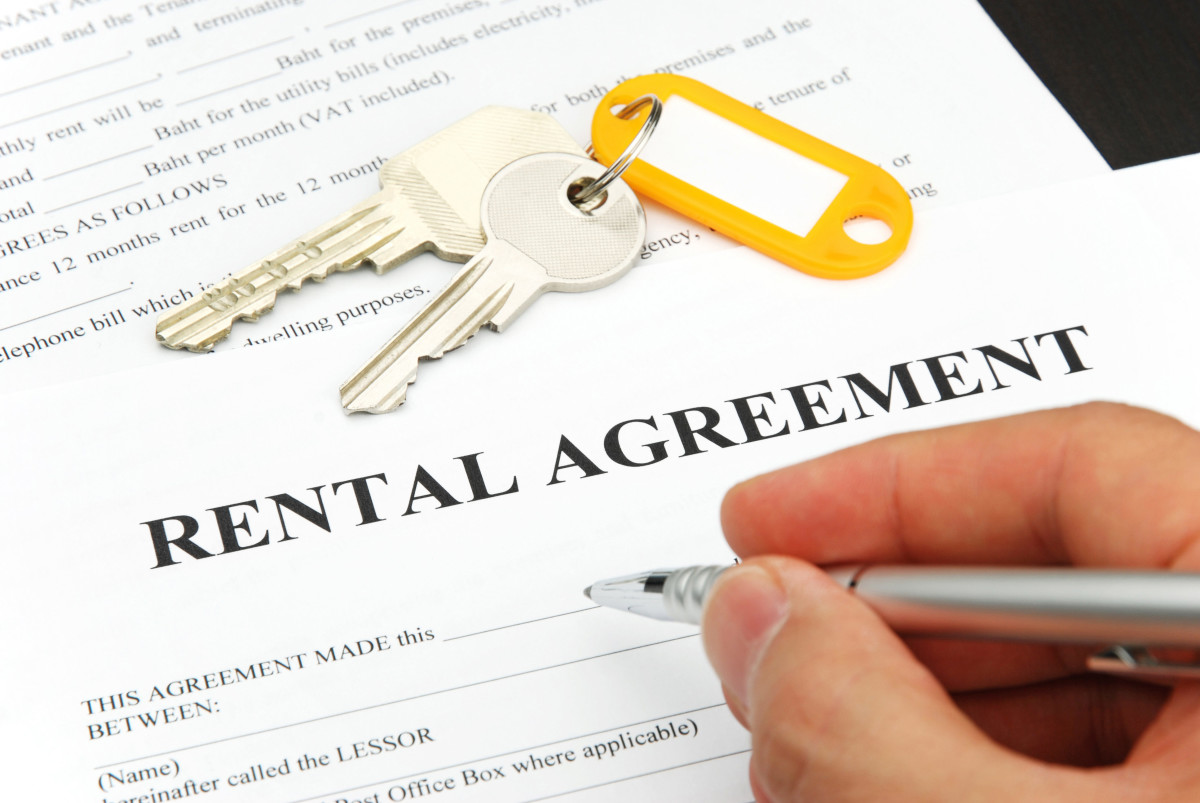 What to Look for When Signing Your First Lease